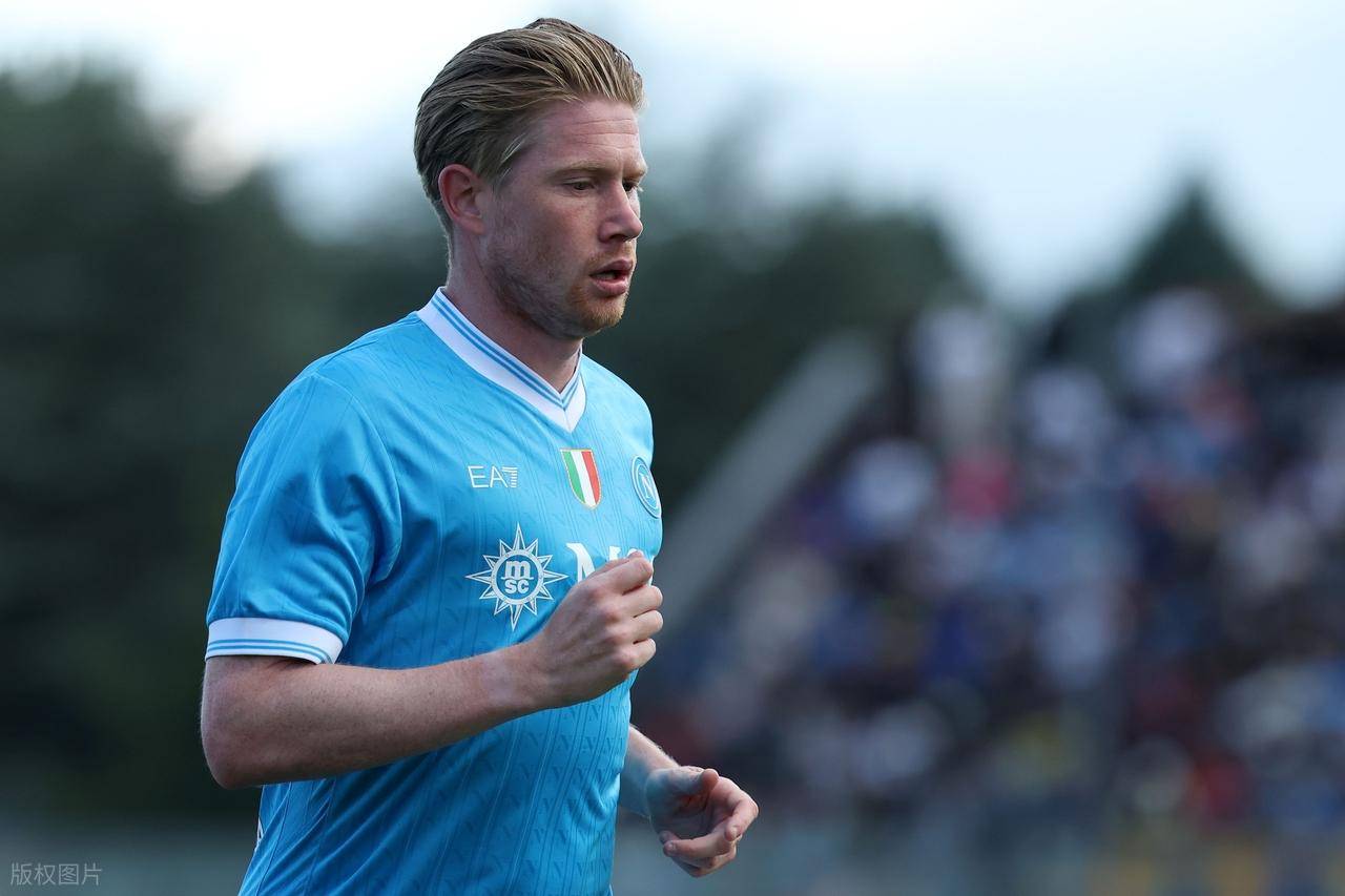 阿森纳成为第二支，在小组赛／联赛阶段10连胜的英伦球队