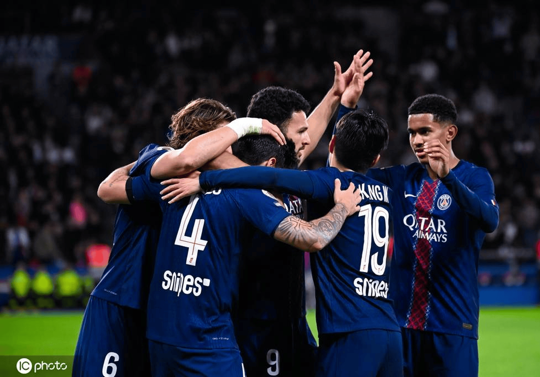 中超：山东泰山主场2-0完胜青岛队