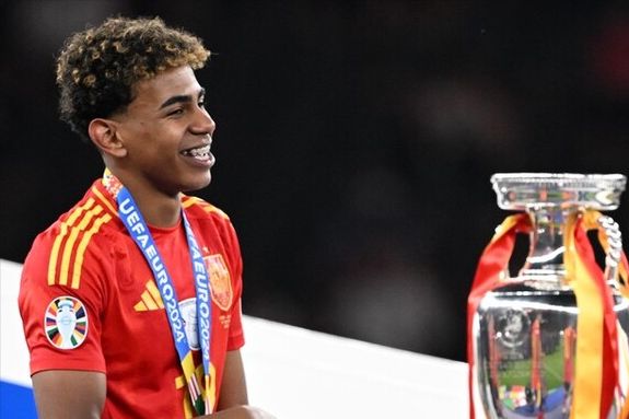 大连人队球迷热情依旧