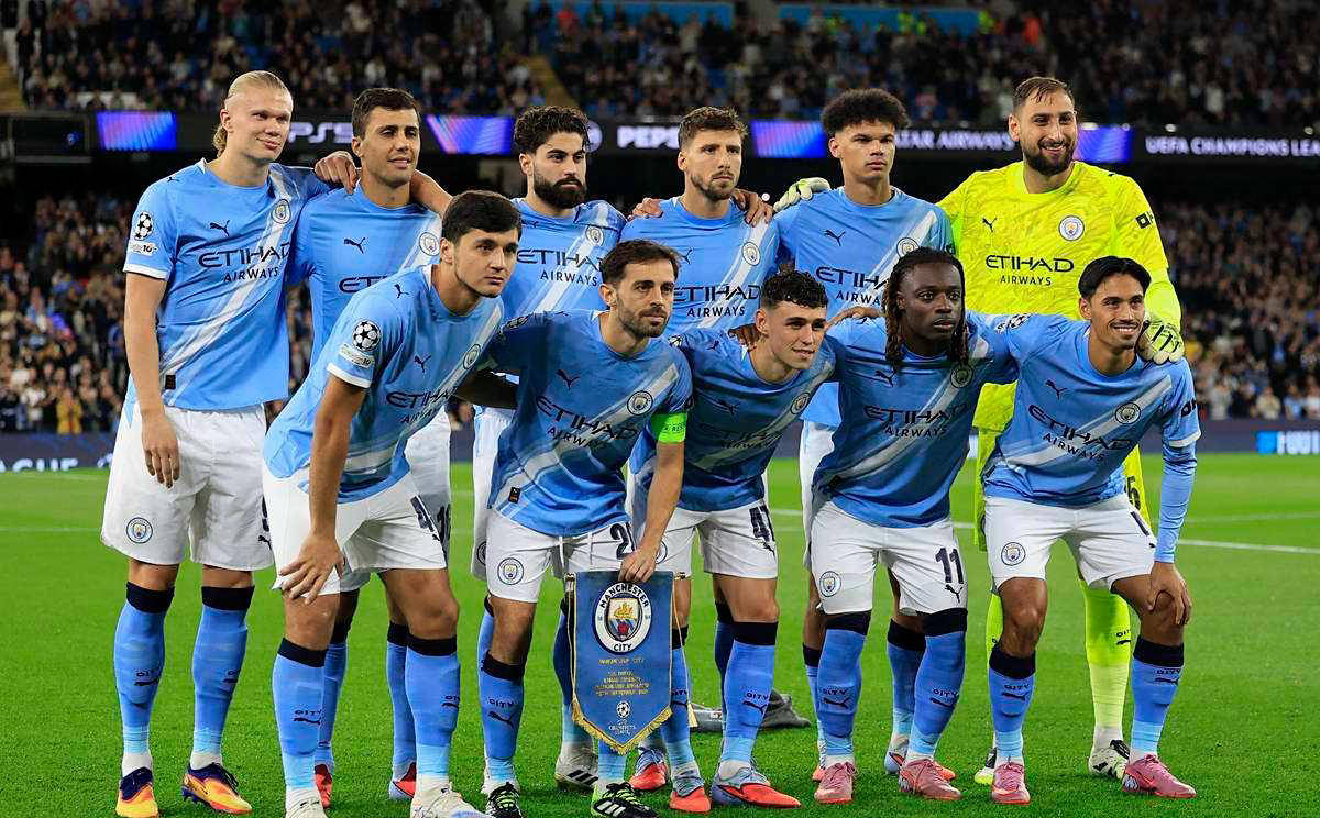 何宇鹏纪念捧杯： 一整季的重量都化为光芒，只为这一次触碰